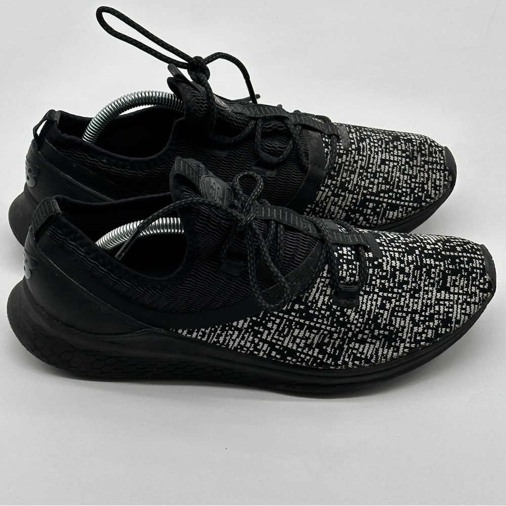 NEW BALANCE Mens Sz 10.5 FRESH FOAM LAZR V1 SPORT MLAZRMH Black White Oreo